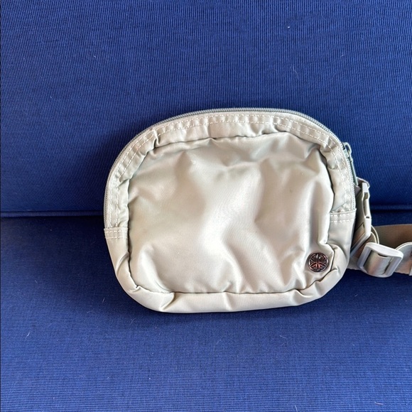 GAIAM Green Mini Bag Compact and Stylish - Picture 1 of 5